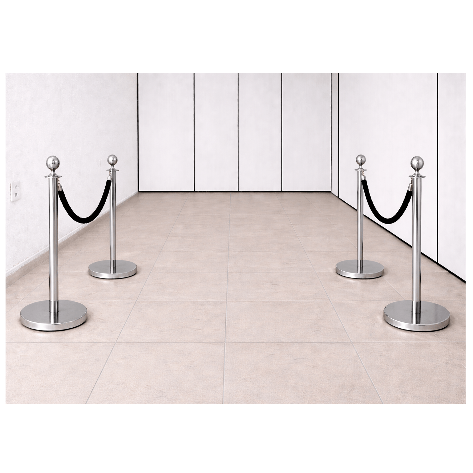 ALUGAR - KIT 04 unidades Pedestal Luxo Demarcador Cromado c/ Corda Preta (Diária R$120,00)