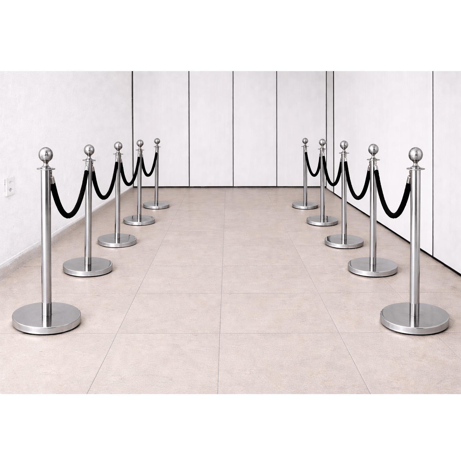 ALUGAR - KIT 10 unidades Pedestal Luxo Demarcador Cromado c/ Corda Preta (Diária R$360,00)