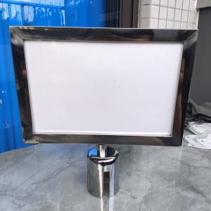 Display A4 em Aço Inox Horizontal para Pedestal Organizador de Filas TS-Fila
